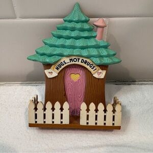 Vintage Nobel Hall Magnet “hugs not drugs”